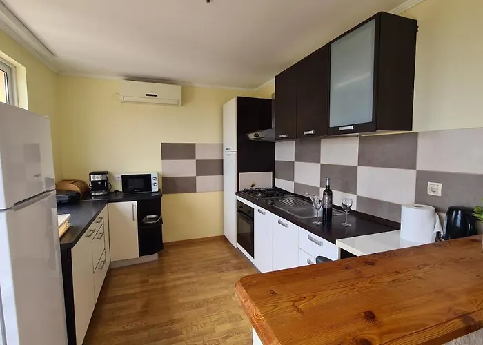 Josip Apartment *